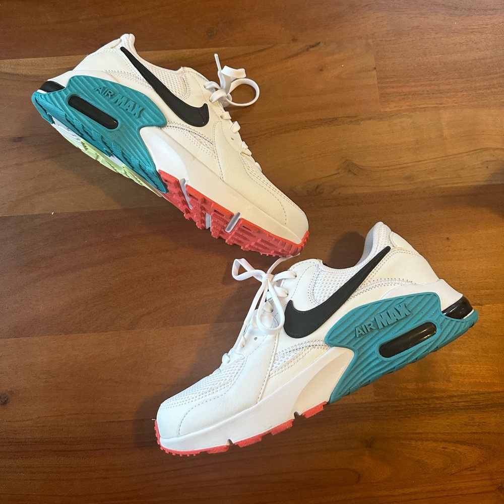 Nike AirMAX NWOT